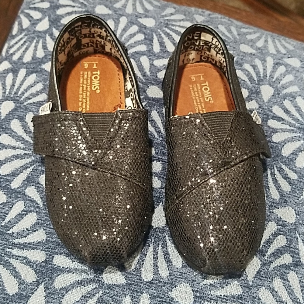 Sparkly black toddler Toms